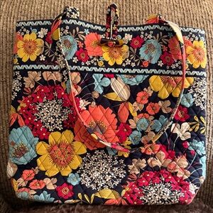 Vera Bradley Tote in Happy Snails pattern